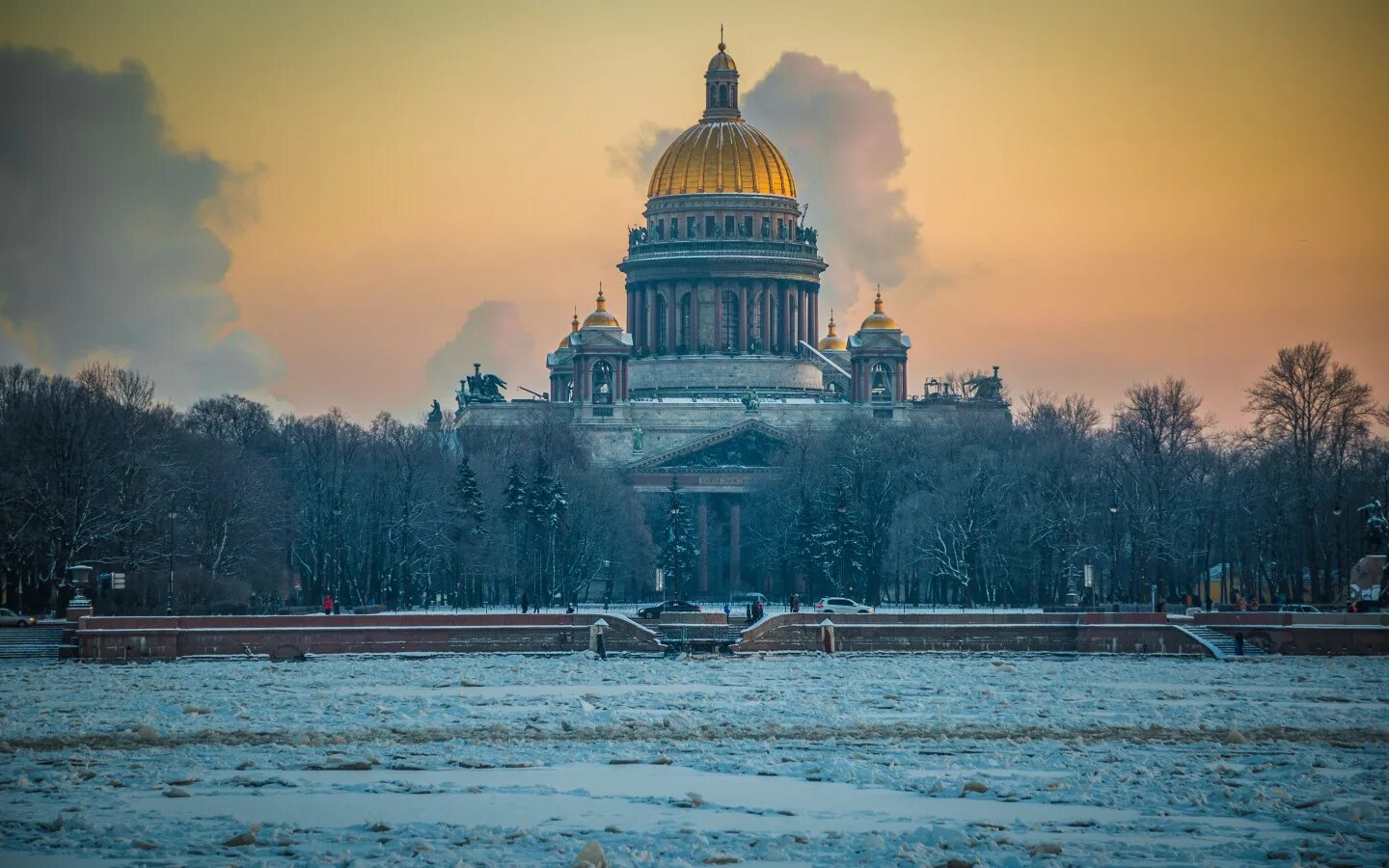 Послезавтра санкт петербург. Санкт-петербург в апреле. Петербург весной. Петербург весной. Послезавтра санкт петербург.