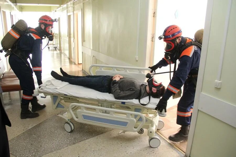 Пожар в благовещенске. Пожарные благовещенска. Какую больницу эвакуируют. Эвакуация лпу. Какую больницу эвакуируют.