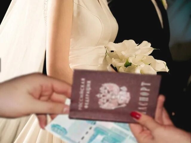 Фиктивный брак для получения гражданства. Фиктивный брак с таджиком. Что такое гражданство в браке. Фиктивный брак гражданство. Заключение фиктивного брака.