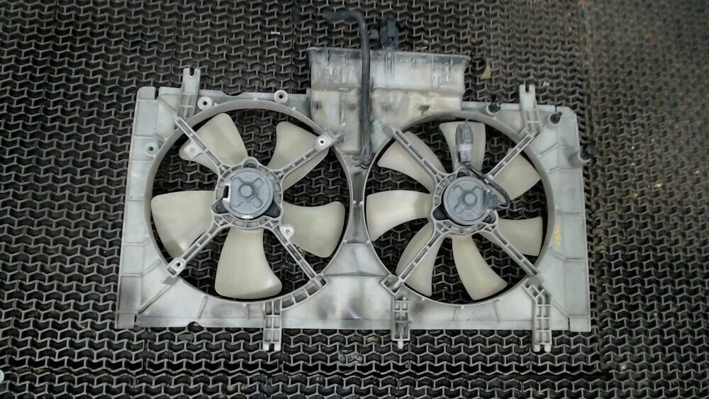 6 15 15 150. Mazda gg 20 LF. Кронштейн блока электровентилятора Мазда 6. Радиатор охлаждения для Mazda 6 (gg) механика 2002 -, 2002 - 2008. Lf19-15-025.