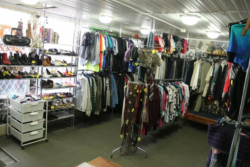 Магазин вова ярославль. Секонд хенд углич. Лондон секонд хенд липецк неделина. Ярославль московский проспект 135 планета секонд хенд. Секонд хенд ярославль перекоп.