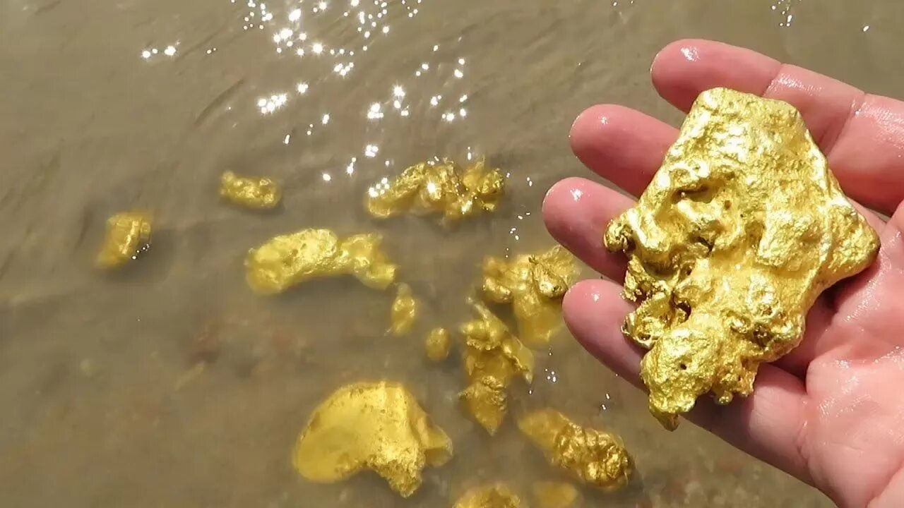 Золотые прииски самородки золотые. Золотой прииск золото Сёмина. Самородок меди 420 тонн. Река ПАКТОЛ золото.