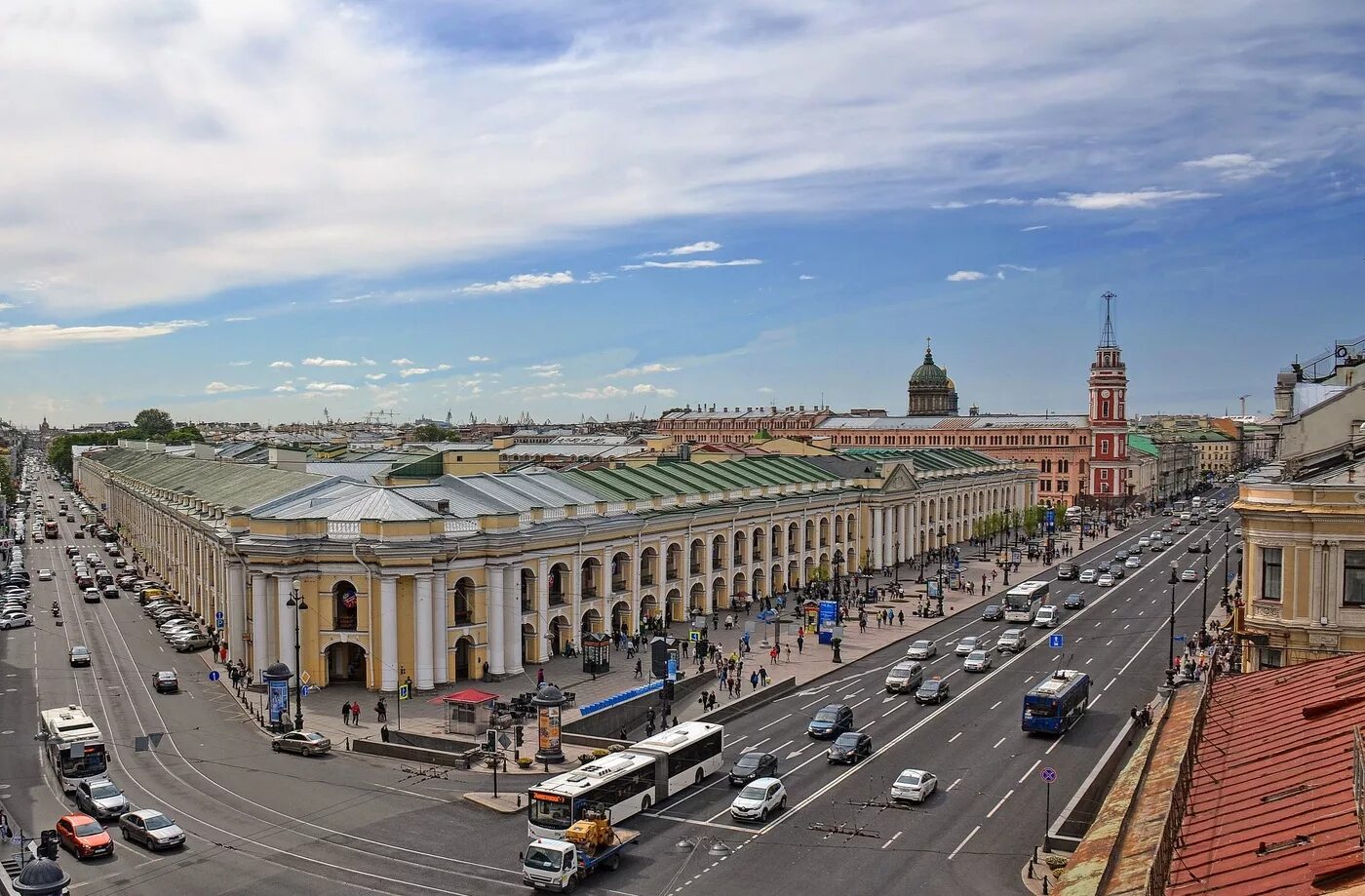 Санкт петербург болотная. Большого Гостиного двора на Невском проспекте.