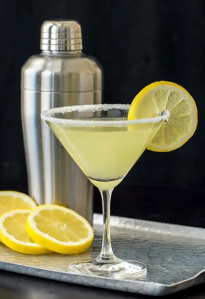 Лимончелло с соком. Коктейль с Лимончелло. Лимонад Лимончелло. Лимончелло манго.
