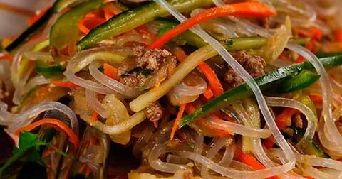 Салат фунчоза с мясом