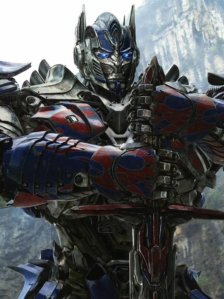 Трансформеры 5 маленький робот. Optimus prime 2007. Оптимус прайм майкла бэя. Transformers prime optimus prime. Оптимус прайм фото.