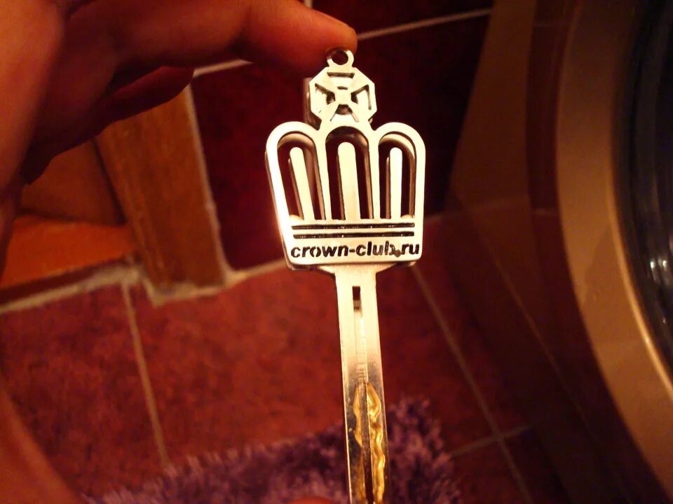 Клуб 69 хабаровск. Crown клуб. Crown клуб. Toyota crown эмблема. Клуб 38 логотип.