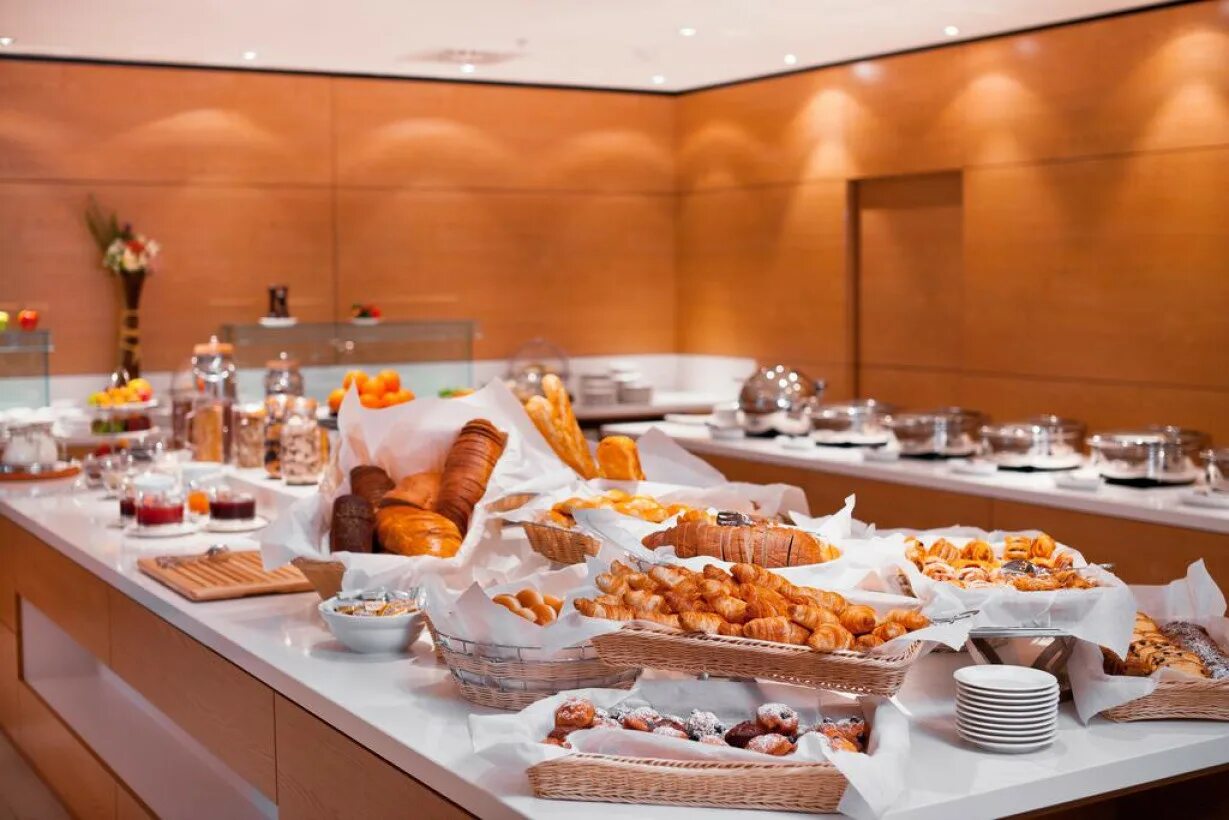 Radisson belorusskaya завтрак. Рэдиссон блу олимпийский завтрак. Radisson ульяновск ресторан. Сочи, radisson collection paradise resort & spa. Рэдиссон сочи отель шведский стол.