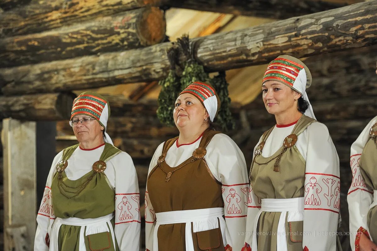 музей народов россии. народы европейского северо запада россии. фестиваль беломорье умба. национальный костюм карелии вепсы. народы северо запада.
