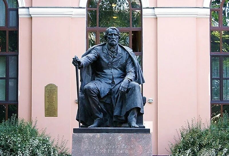 Памятник бунину в москве. Памятники знаменитым писателям. Памятник сергею михалкову рукавишников. Памятники знаменитым писателям. Памятник тургеневу в санкт-петербурге на итальянской улице.