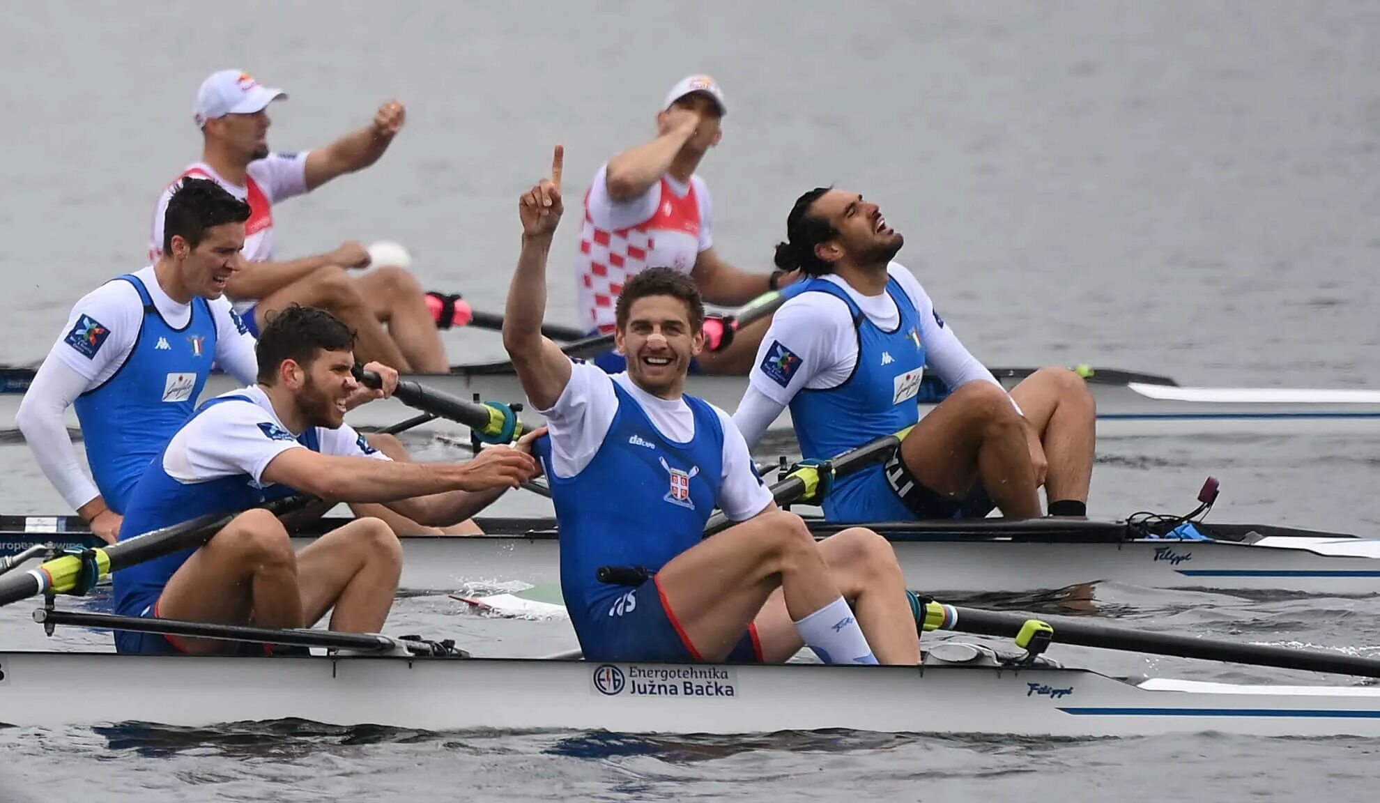 Водная гребля. Кубок по гребле 2022. Академическая гребля World Rowing u19. Гребля вода для занятий. World Rowing Championships 2022.