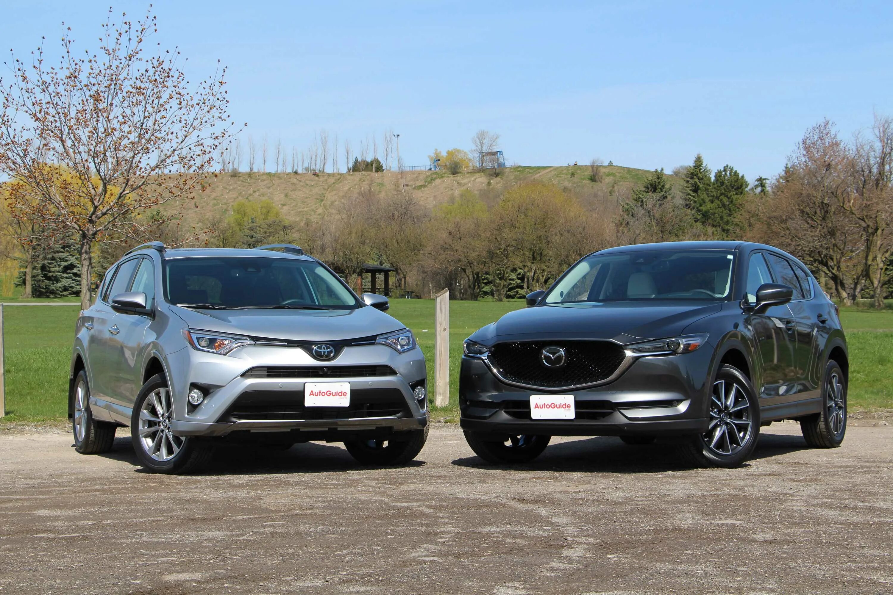 Cx5 vs rav4. Mazda cx4 cx5. Toyota rav4 Mazda CX-5. Mazda CX-4 И Mazda CX-5. Сх 5 сравнение