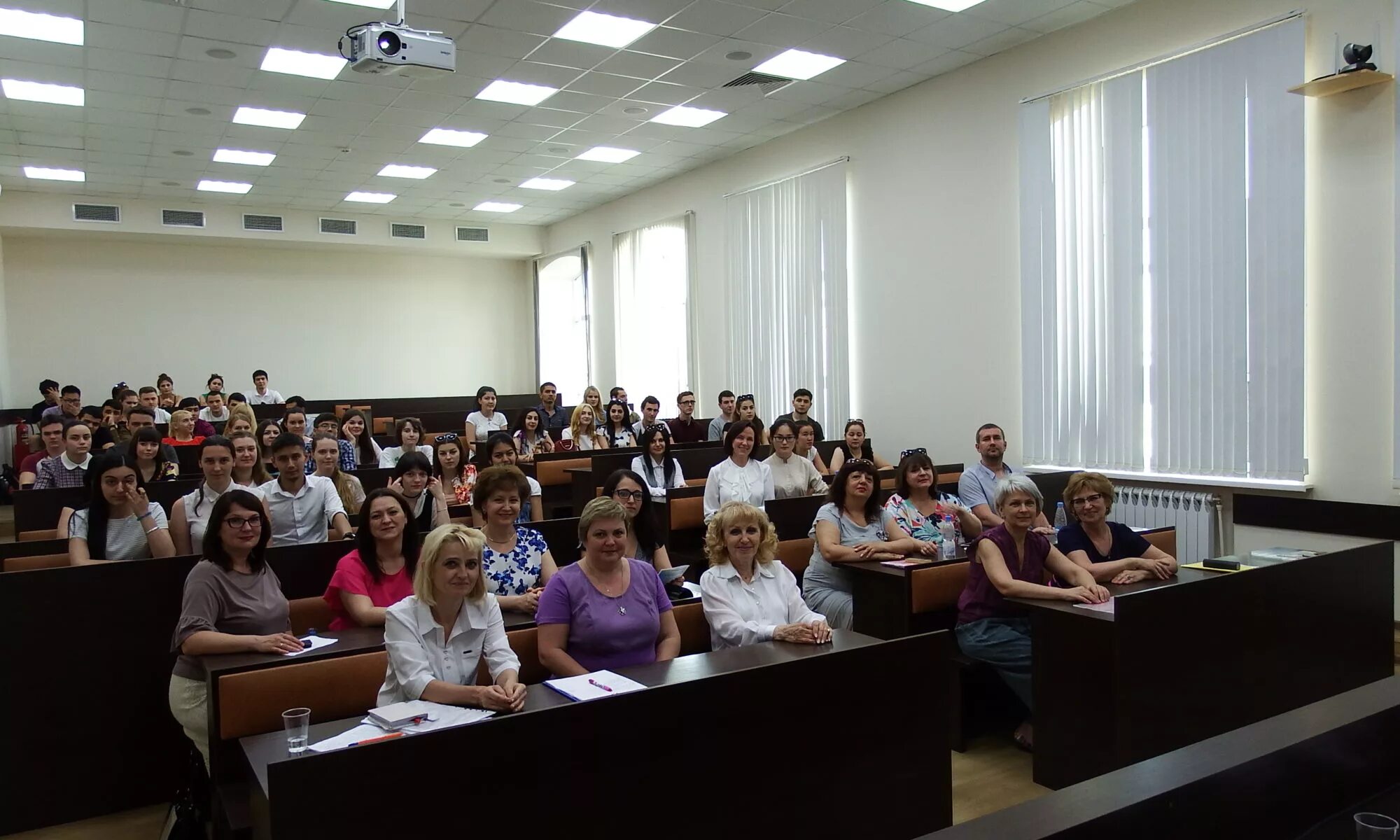 факультеты армавирского педагогического университета. агпу институт русской и иностранной филологии. педагогический институт армавир. экзамены агпу армавир. агпу фдино.