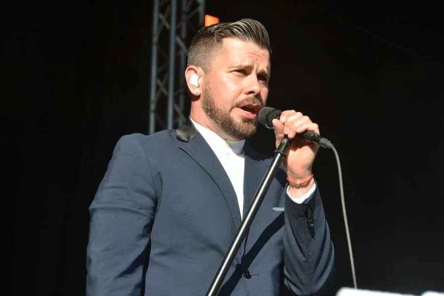 интарс бусулис с гитарой. бусулис где сейчас живет. стрижка интарс бусулис. бусулис где сейчас живет. бусулис где сейчас живет.