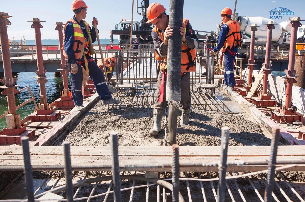 Инженер автомобильных дорог. Стройка моста. Про строителя мостов. Про строителя мостов. Дон лебедянь мост.