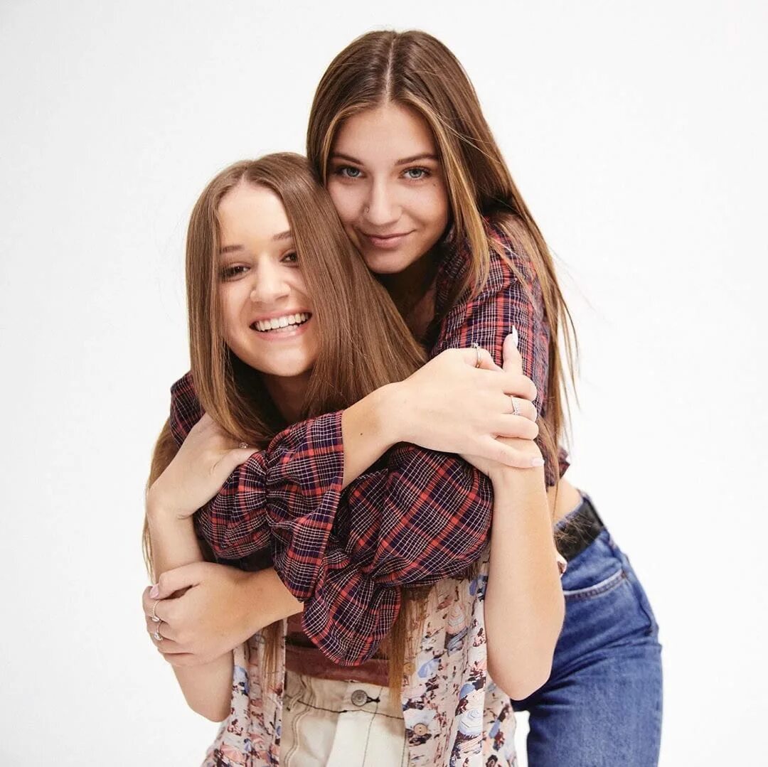 Семь сестер люсинда райли арты. Люсинда райли "семь сестер". Riley riley sister. Сестра солнца книга. Люсинда райли "семь сестер".