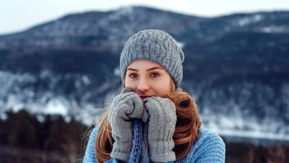 The cold made her. The cold made her. Cold клип. The coldest case. Счастливая женщина зимой.