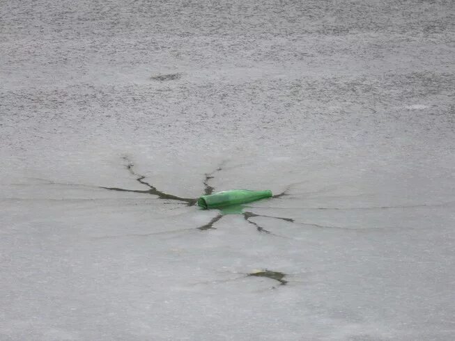 Взорванное озеро. Климович сергей новая чара. Озеро взрыв. Озеро ньюс (камерун). Озеро киву метан.