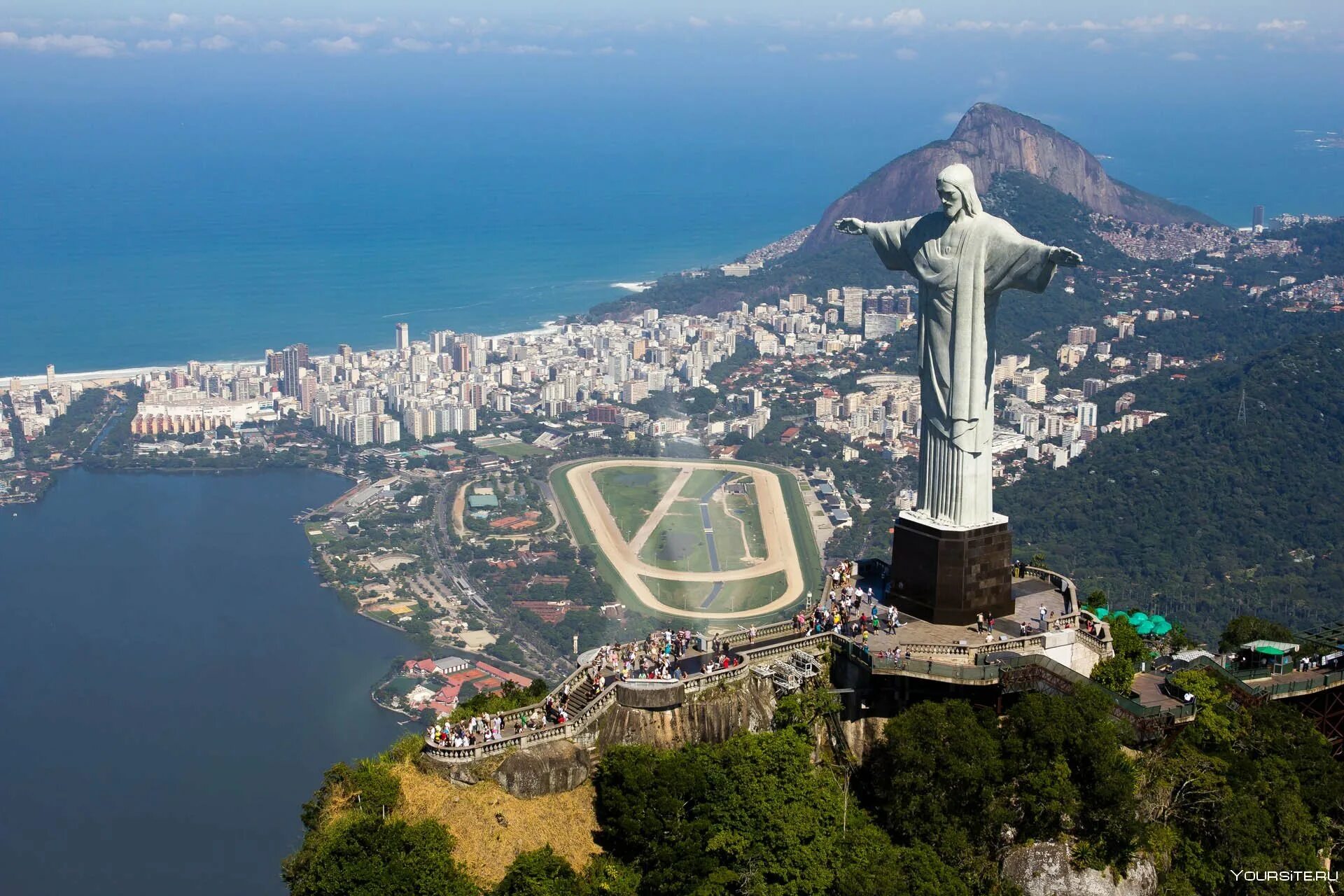 Достопримечательности какого государства. Бразилия Рио де Жанейро. Статуя Христа-Искупителя Бразилия. Бразилия Рио дажанейро. Рио-де-Жанейро город.