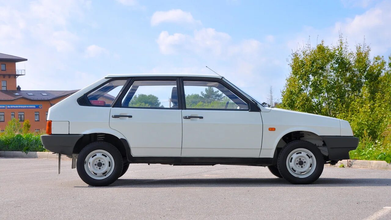 Купить б/у Lada (ВАЗ) 2109 1987-2006 21093i 1.5 MT (78 л.с.) бензин механика в К