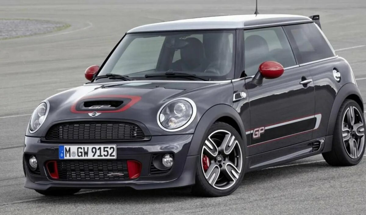 Сколько лет мини. Mini cooper s 2012. мини купер sport. mini jcw 1.