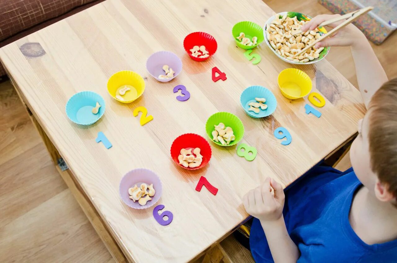 Какие игры можно устроить. Igri montessori для детей 3 года. игры монтессори для детей 1.5 года. интересные занятия для детей. развивашки для детей 1.5 года.