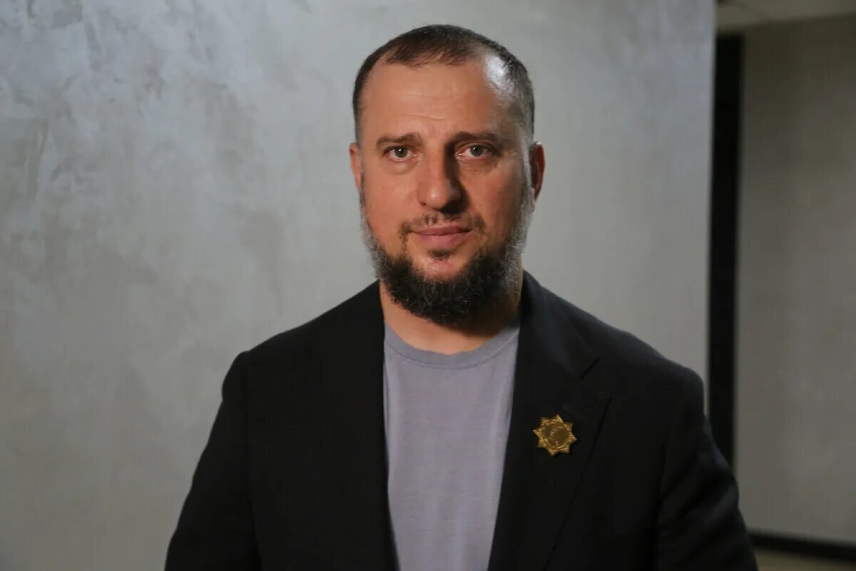 Апты аронович алаутдинов. Помощник кадырова апти алаудинов. Заместитель кадырова апти алаудинов. Где алаудинов апти сейчас находится последние новости. Апти алаудинов.