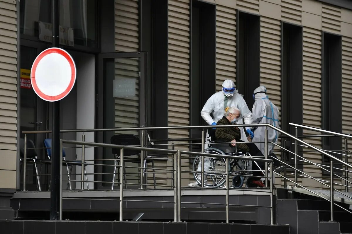 Коронавирус в санкт петербурге 2020. Санкт петербург заболевших за сутки. Санкт петербург заболевших за сутки. Коронавирус статистика график. Санкт петербург заболевших за сутки.