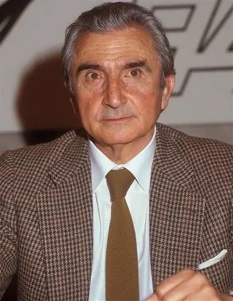 Муньос тренер реала. Анхель муньос гарсия. Мигель анхель муньос рост. Мигель муньос. Мигель муньос.