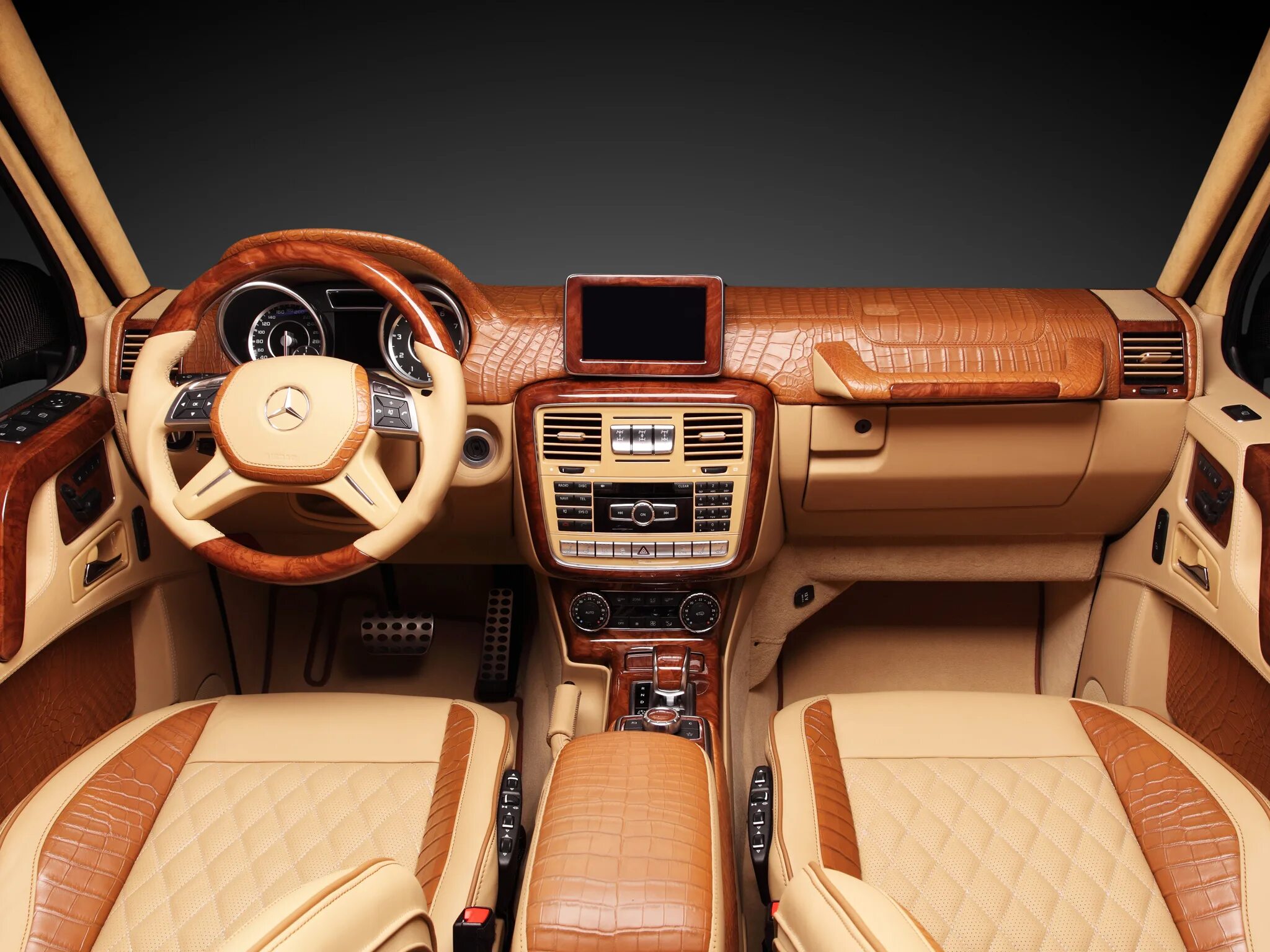 Какой салон автомобиля лучше. Mercedes-benz g65 amg салон. mercedes benz g65 салон. g65 amg салон. mercedes g65 amg салон.