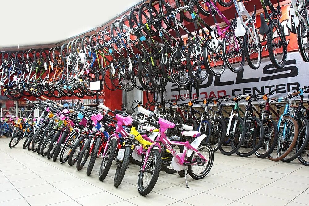 Bikes in the shop pictures. Bike market. Веломагазин на дзержинского. Savoy city bikes germany. Рынок велосипедов в сокольниках.