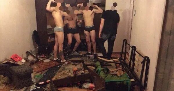 Шалашовки приехали на съемную хату и получили в дырки стволы мужчин на мальчишнике