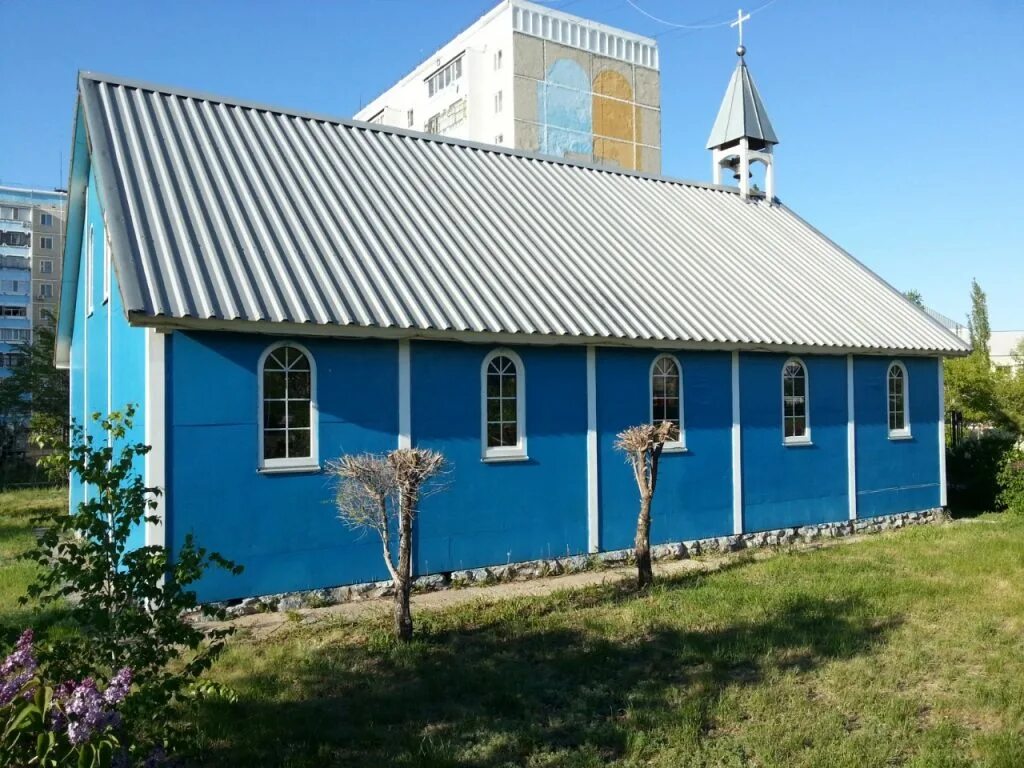 Город Тайынша. Тайынша. Храм летом Лисаковск. Олх тайынша