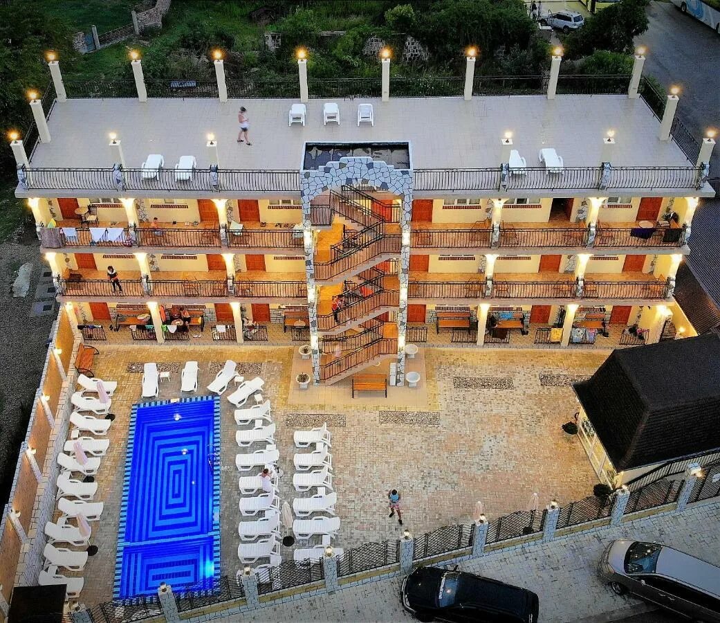 Отели новый афон абхазия с бассейном. Casa del sol школа. Casa del sol новый афон. Casa del sol новый афон. Casa del sol афон.