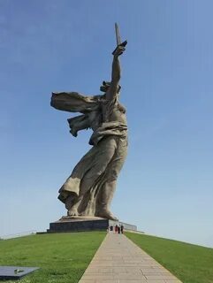 Рядом с мамаевым курганом