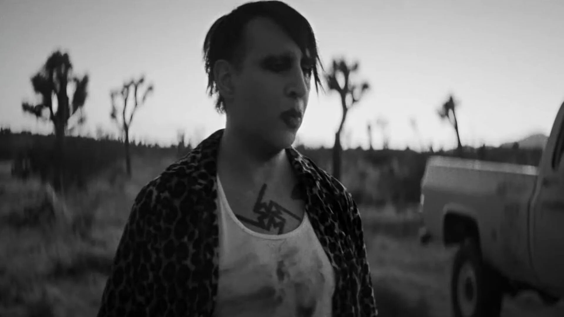 Песня we god. Marilyn manson 1993. marilyn manson god&#039;s gonna cut you down.