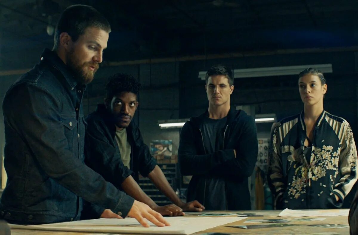 Сериал люди будущего джедикая. Код 8 фильм 2019 стивен амелл. Человек будущего. Кэлвин забо агенты щит. Человек будущего сериал.