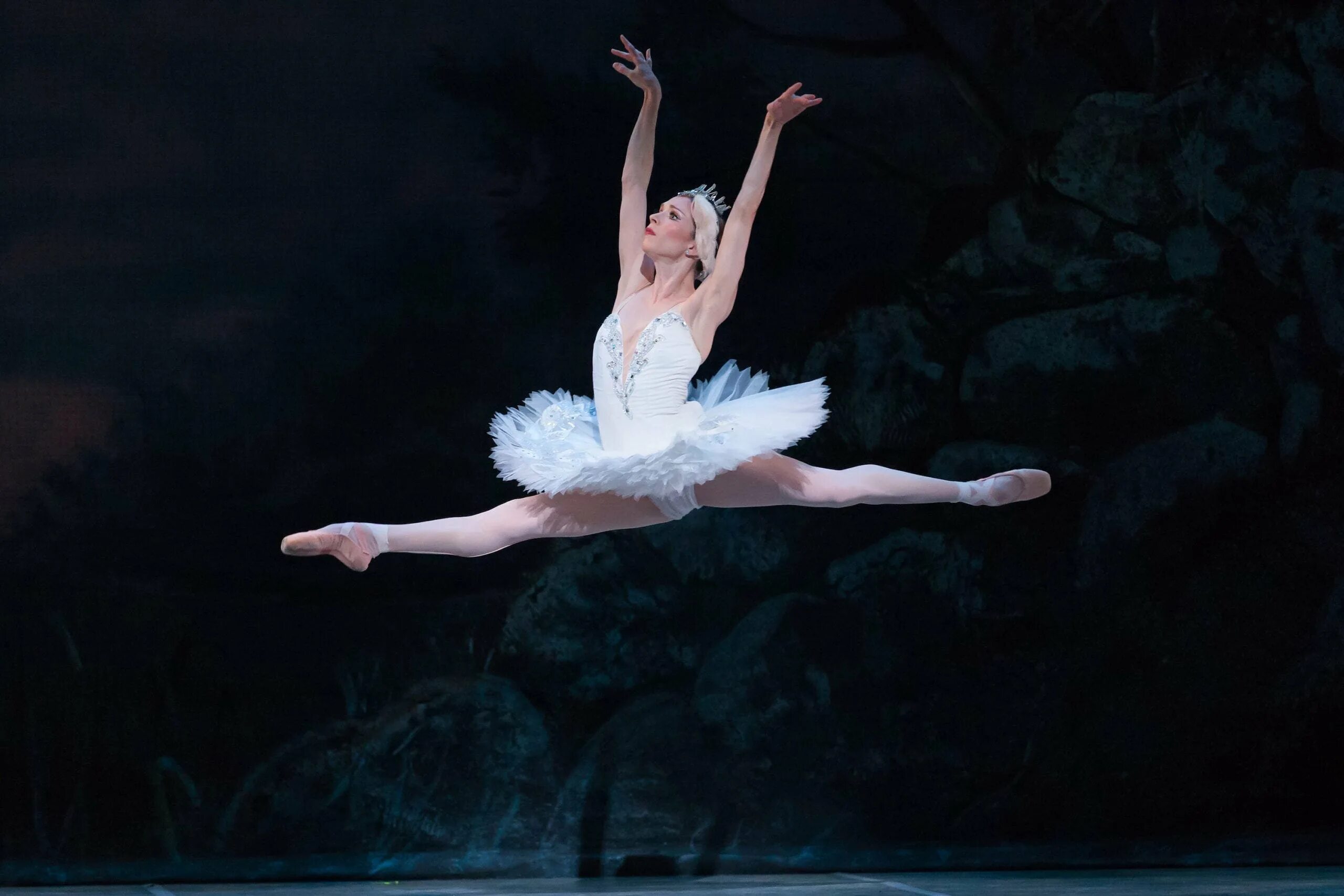 волочкова лебединое. волочкова лебединое. волочкова лебединое. балет лебединое озеро волочкова, цискаридзе. майя плисецкая лебединое озеро.