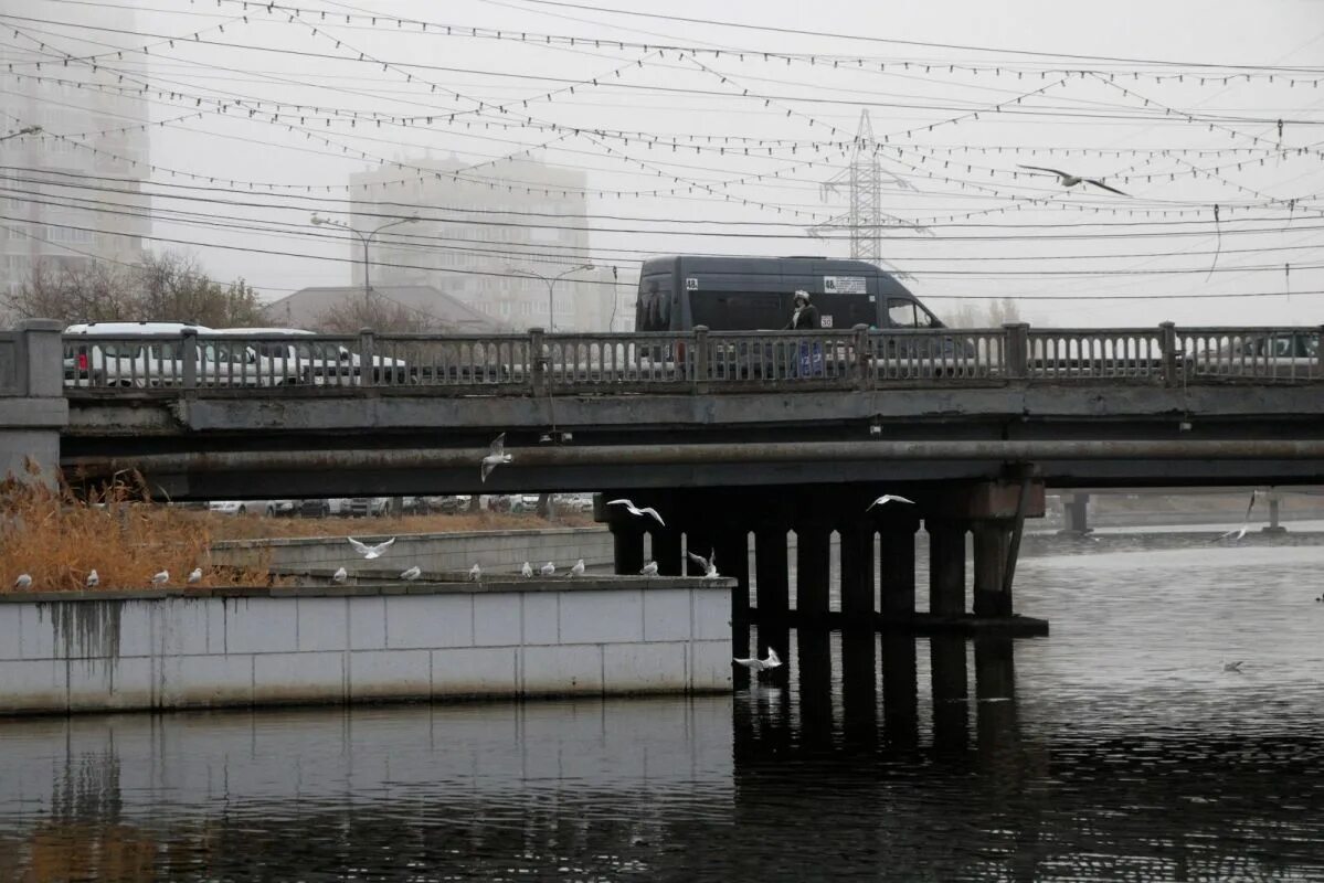 Почему в астрахани холодно. Штормовое предупреждение астрахань. Астрахань в марте. Астрахань достопримечательности зима. Астрахань в январе.