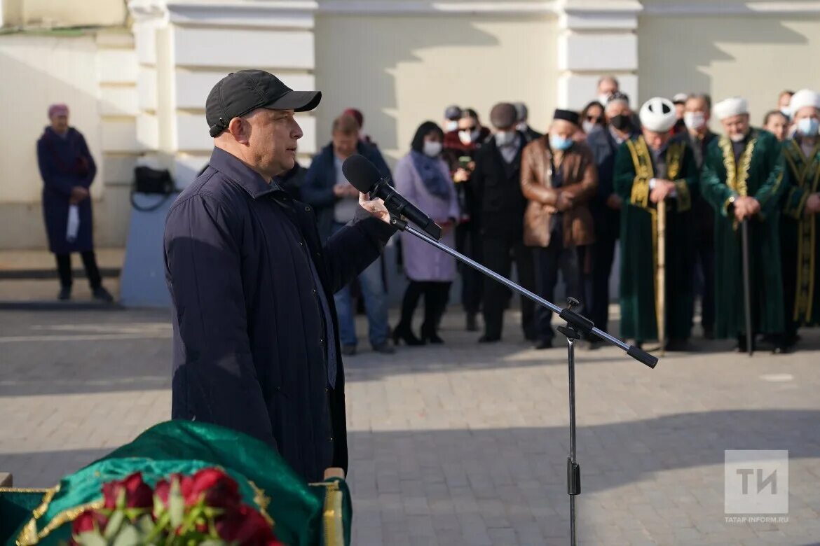 Валиев Фандас Анасович Сармановский. Курганское кладбище Казань. Фандас Сафиуллин фото. Кладбище Курган под Казанью.