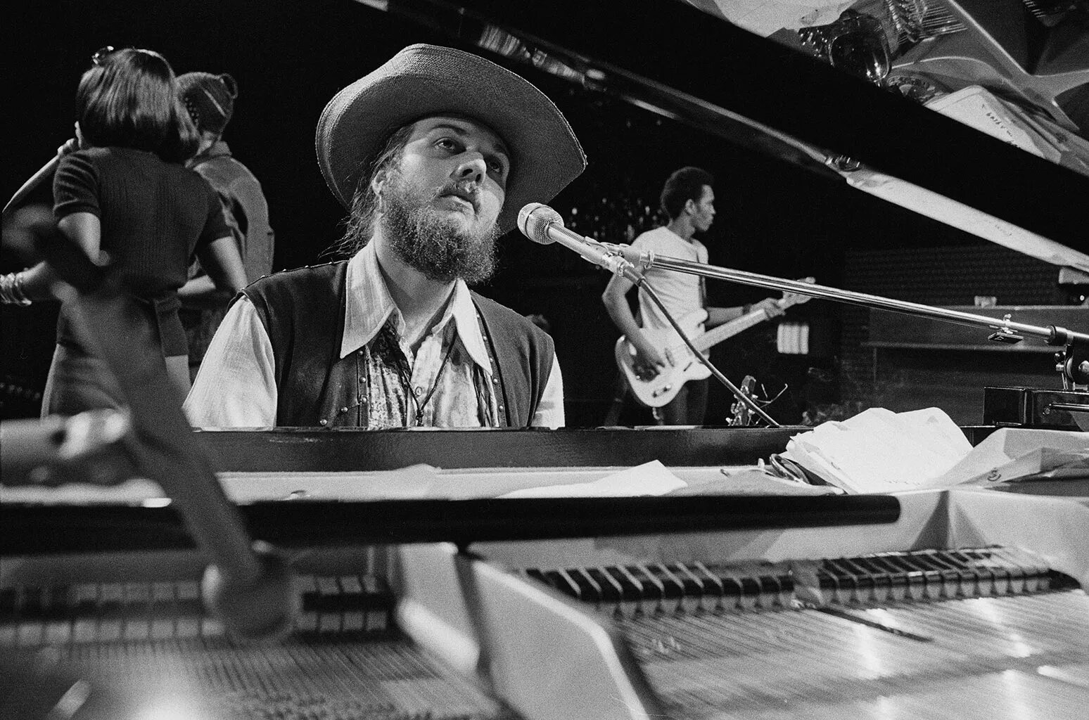 Доктор джон. Dr. John. Dr. John "in the right place". Dr. John Higgins фото. In the right place доктор Джон.