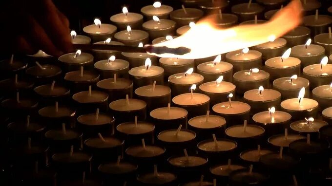 Luminary 1000 свечей. Зула Хурал. Праздник тысячи лампад. Тысячи свечей. Буддийский новый год свечи.