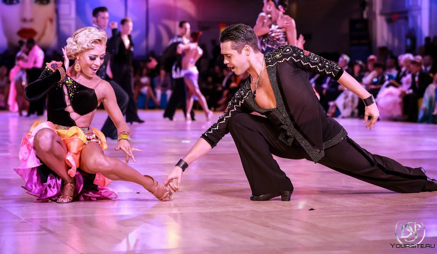 Румба сальса. Латиноамериканские бальные танцы. Аргентинский танцор танго. Латиноамериканские бальные танцы. Румба самба ча-ча-ча.