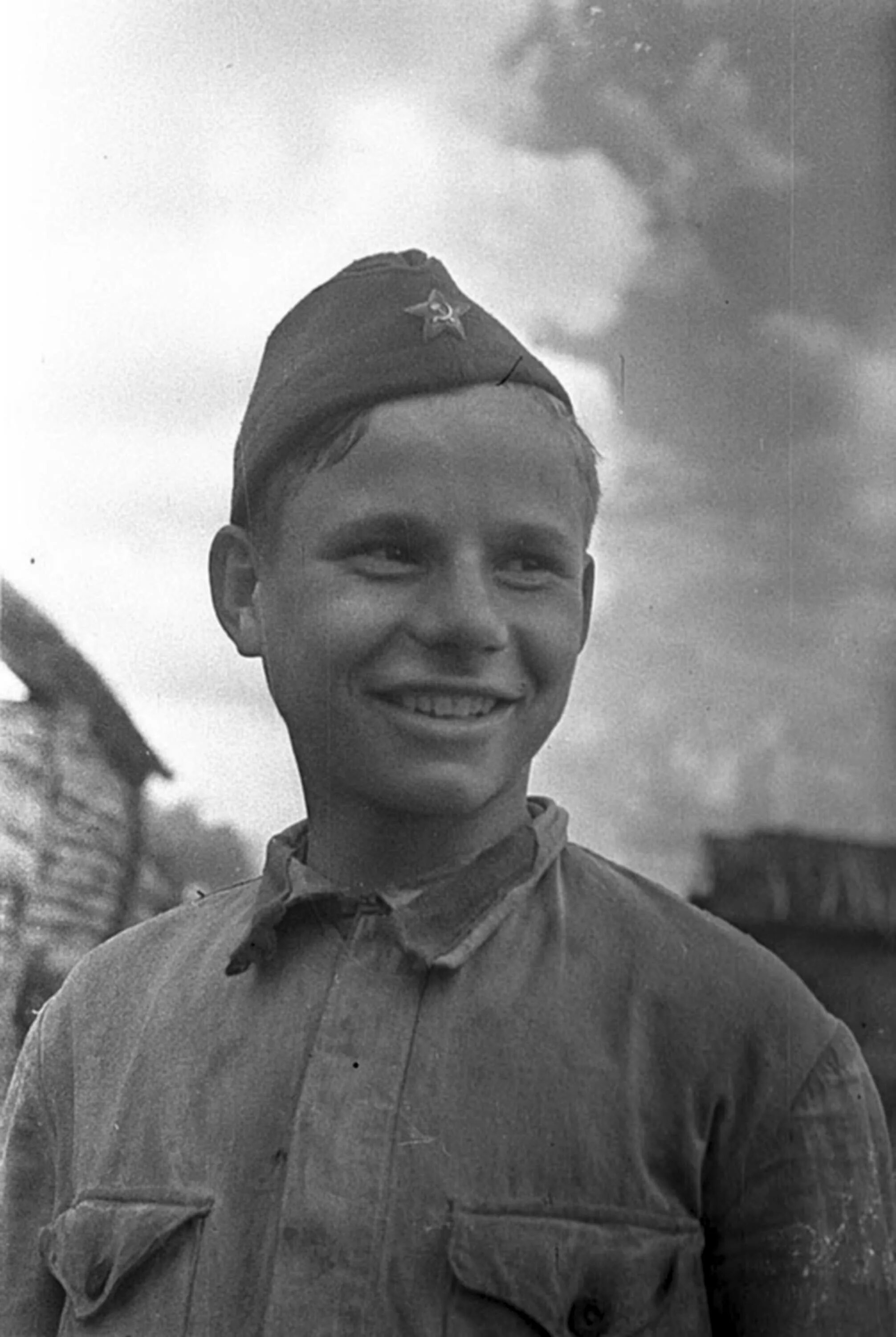 Совсем молодые ребята. Алеша вялов. молодые солдаты 1941. портрет солдата вов 1941-1945.