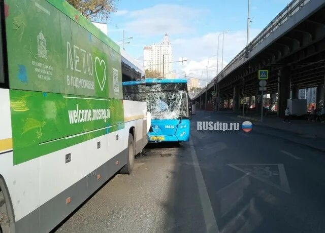 Автобусы можайск красный балтиец. ДТП автобус Можайское шоссе. Авария на Можайском шоссе. ДТП двух автобусов на Можайском шоссе. Авария Можайское шоссе сегодня.