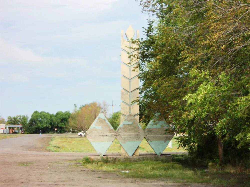 Погода желанном одесского района. Памятники Одесского района Омской области. Памятники село Одесское села Одесского Омской области. Омская область Одесский район село Одесское. Достопримечательности Одесского района Омской области.