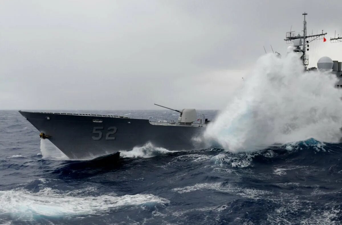 Шторм z боевые. Uss bunker hill cg-52. военный корабль в шторм. современные военные корабли. боевой корабль в шторм.