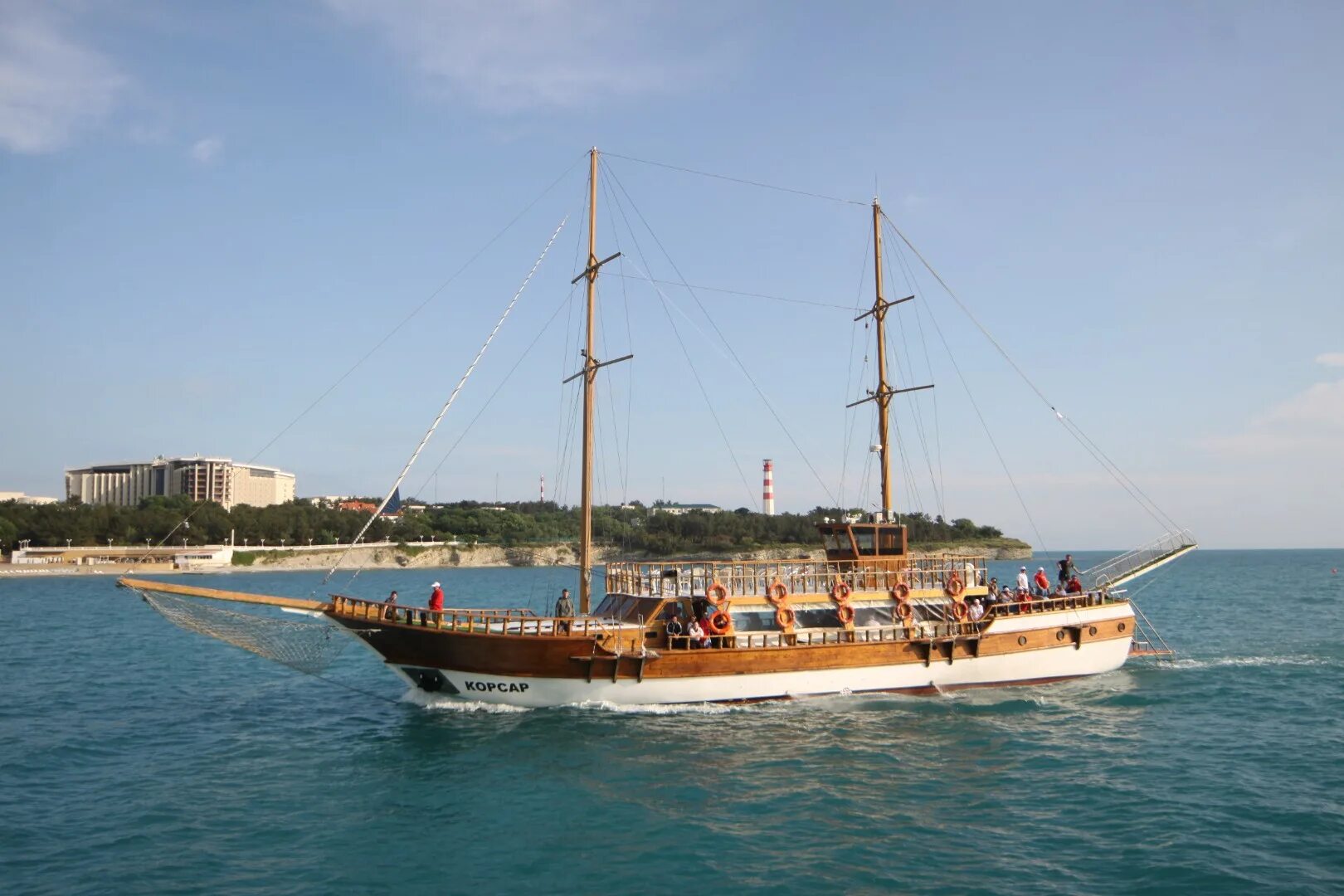 Корабль глория геленджик. Корсар геленджик корабль. Пиратская шхуна корсар евпатория. Корабль глория геленджик. Корсар геленджик корабль.