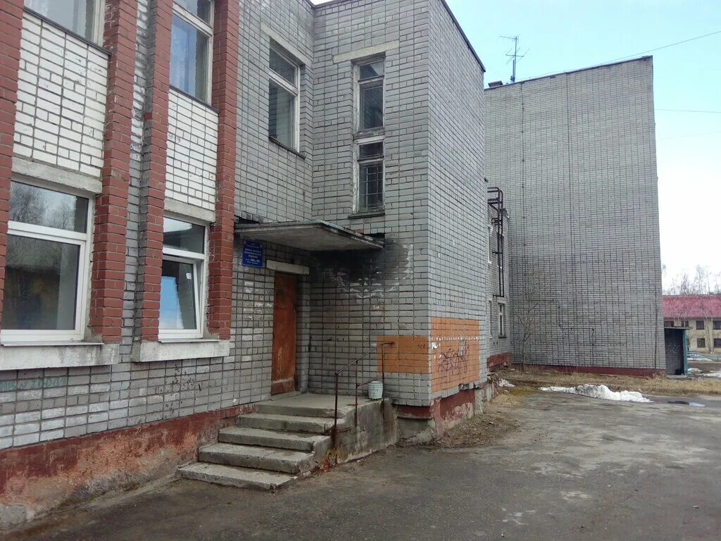 детская поликлиника кандалакша. главный врач гобуз кандалакшская црб. узловая поликлиника кандалакша. телефон взрослой поликлиники кандалакша. взрослая поликлиника города кандалакша фото.