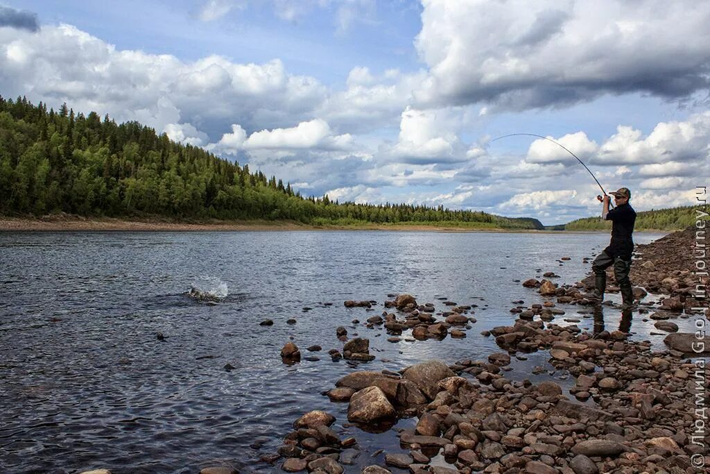 Рыбалка на реке день. Река Варзуга рыбалка. Река Варзуга Мурманская область. Рыбалка на реке Варзуга Мурманской области. Варзуга Мельничный рыбалка.